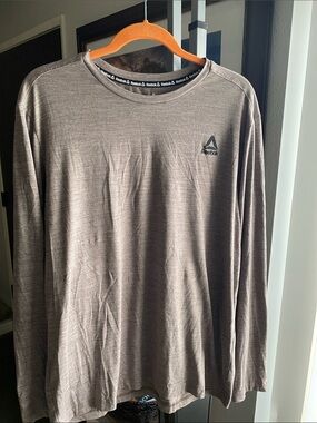 Reebok Men’s Long-Sleeve Crew Shirt in Heather Gray